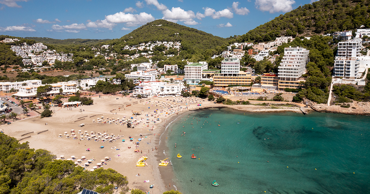 cala llonga playa de ibiza