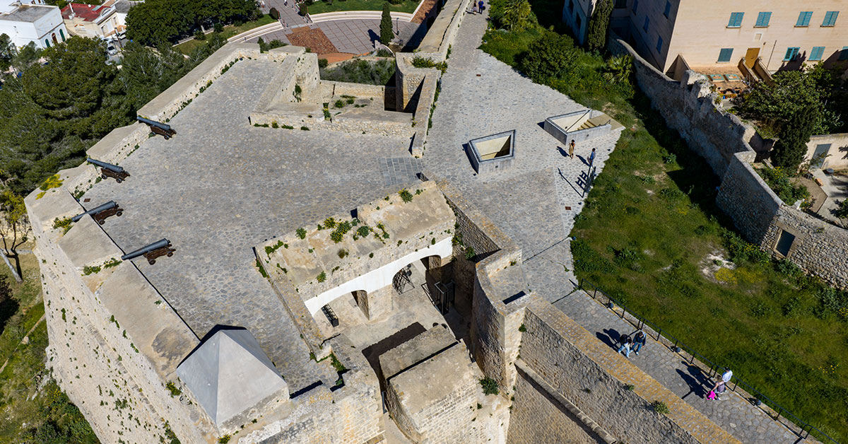 dalt vila baluartes