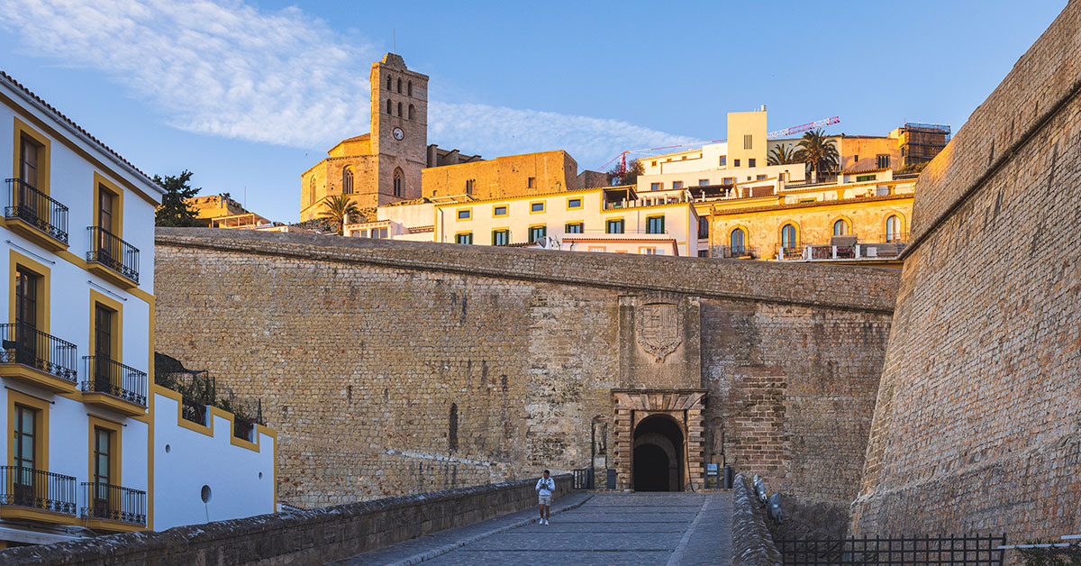 dalt vila portal de ses taules