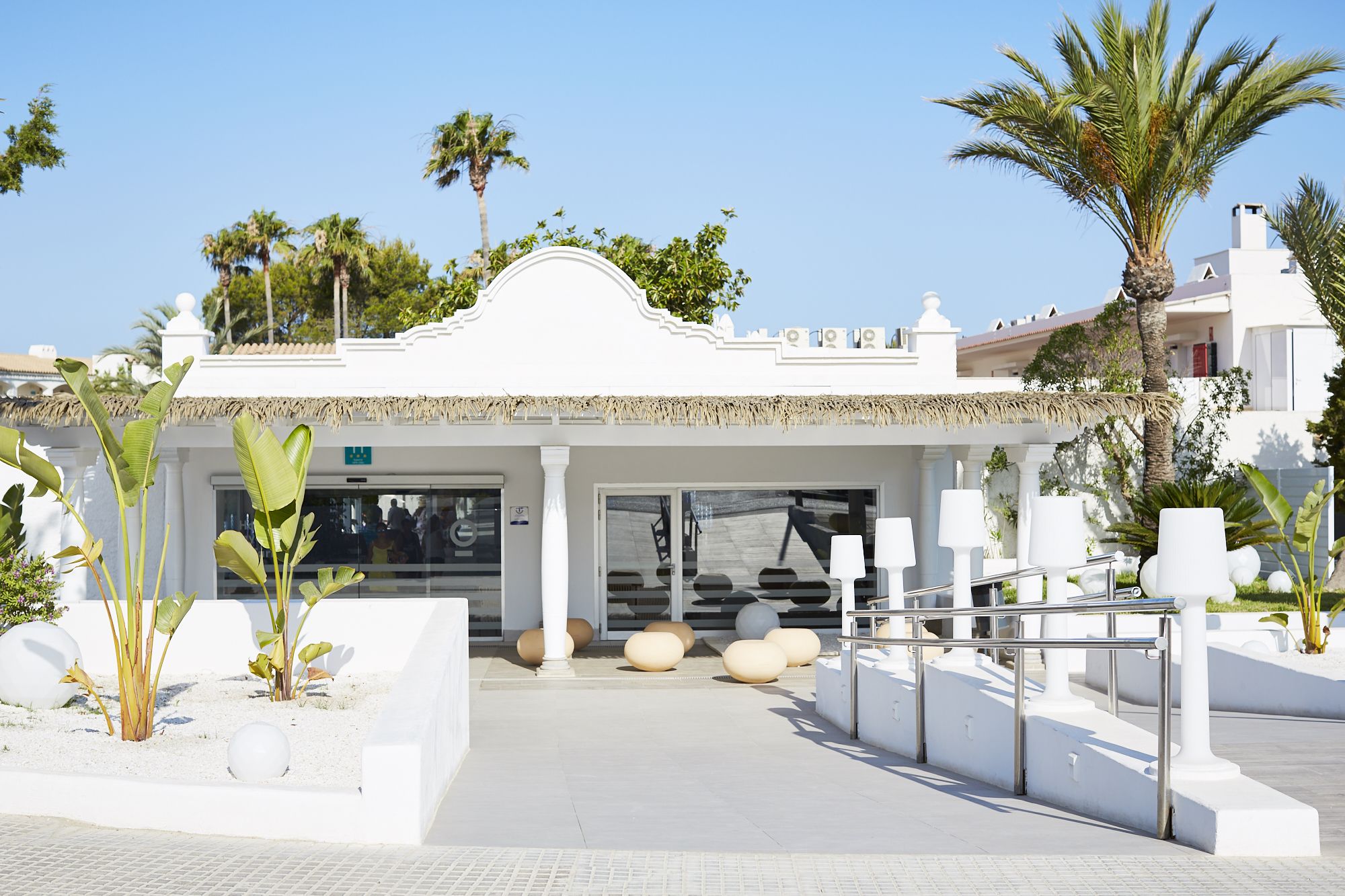 Außenbereich des Vibra Hotel Cala Tarida